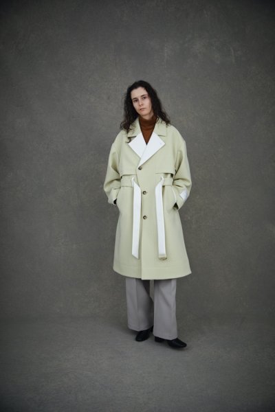 画像1: TAUPE/NEEDLE BELTED LONG COAT (IVORY) (1)